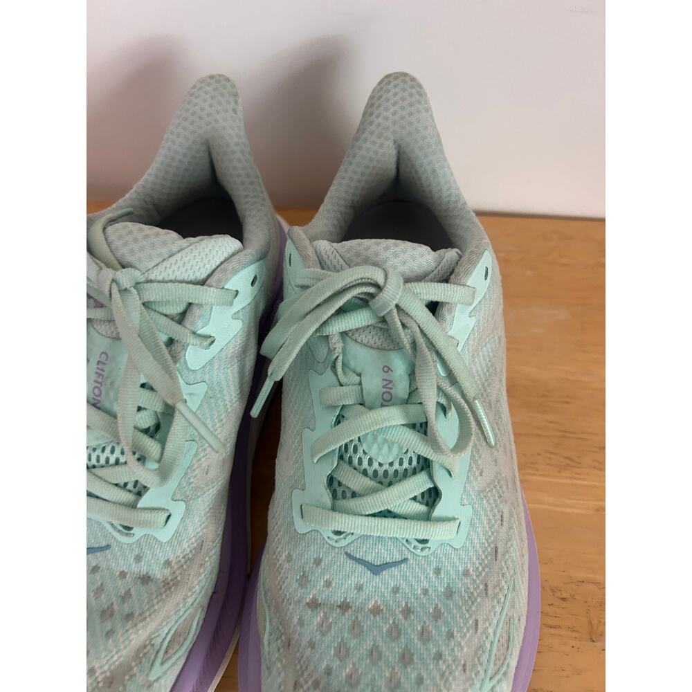 HOKA One One Clifton 9 Sneakers - WIDE Women's size 7 Light Blue Purple Midsole - Picture 4 of 9